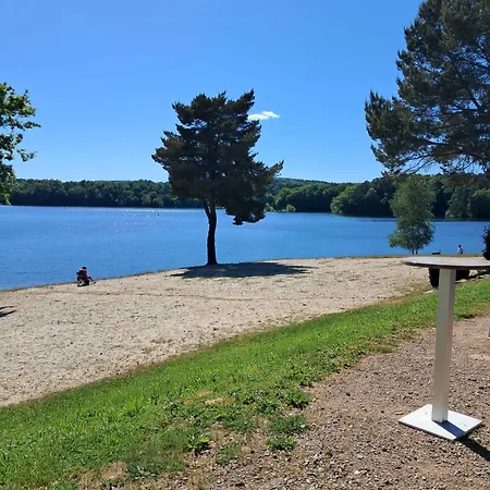 Kamp alanı Mobilhome Au Bord Du Avec Piscine